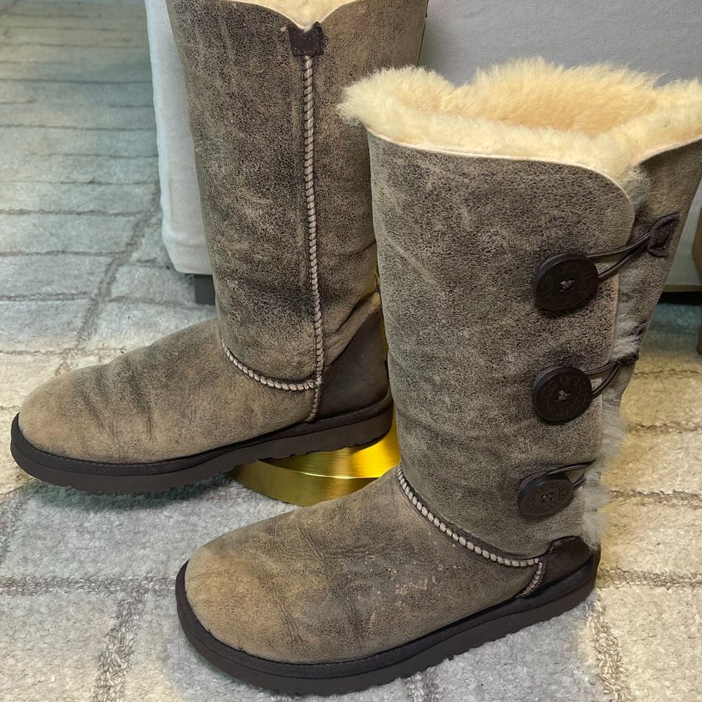 Ugg Women’s Bailey Button Triplet Tall - Size 7